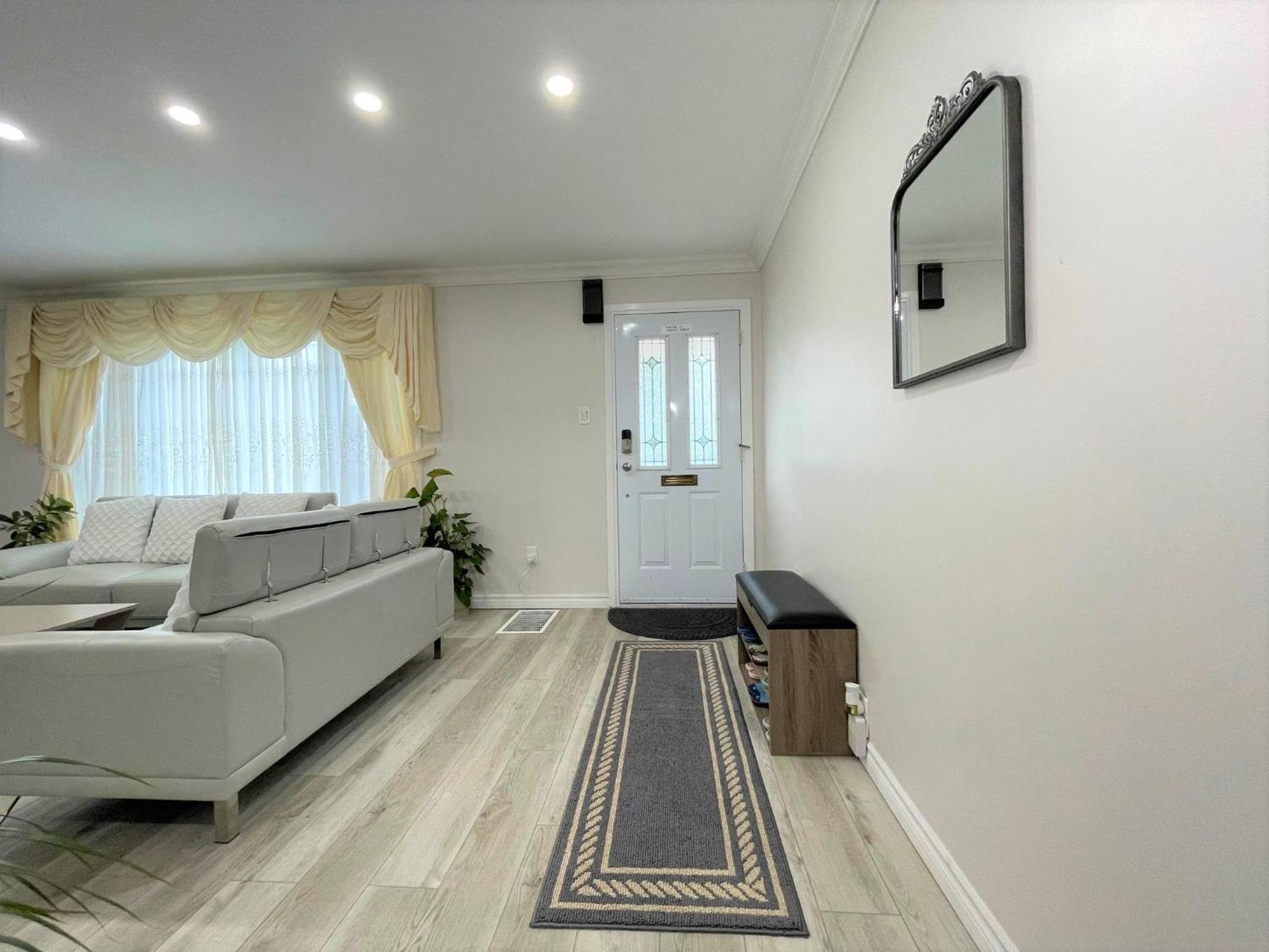 فيلا Luxurious Cozy House In Bluffs With Lake View تورونتو المظهر الخارجي الصورة